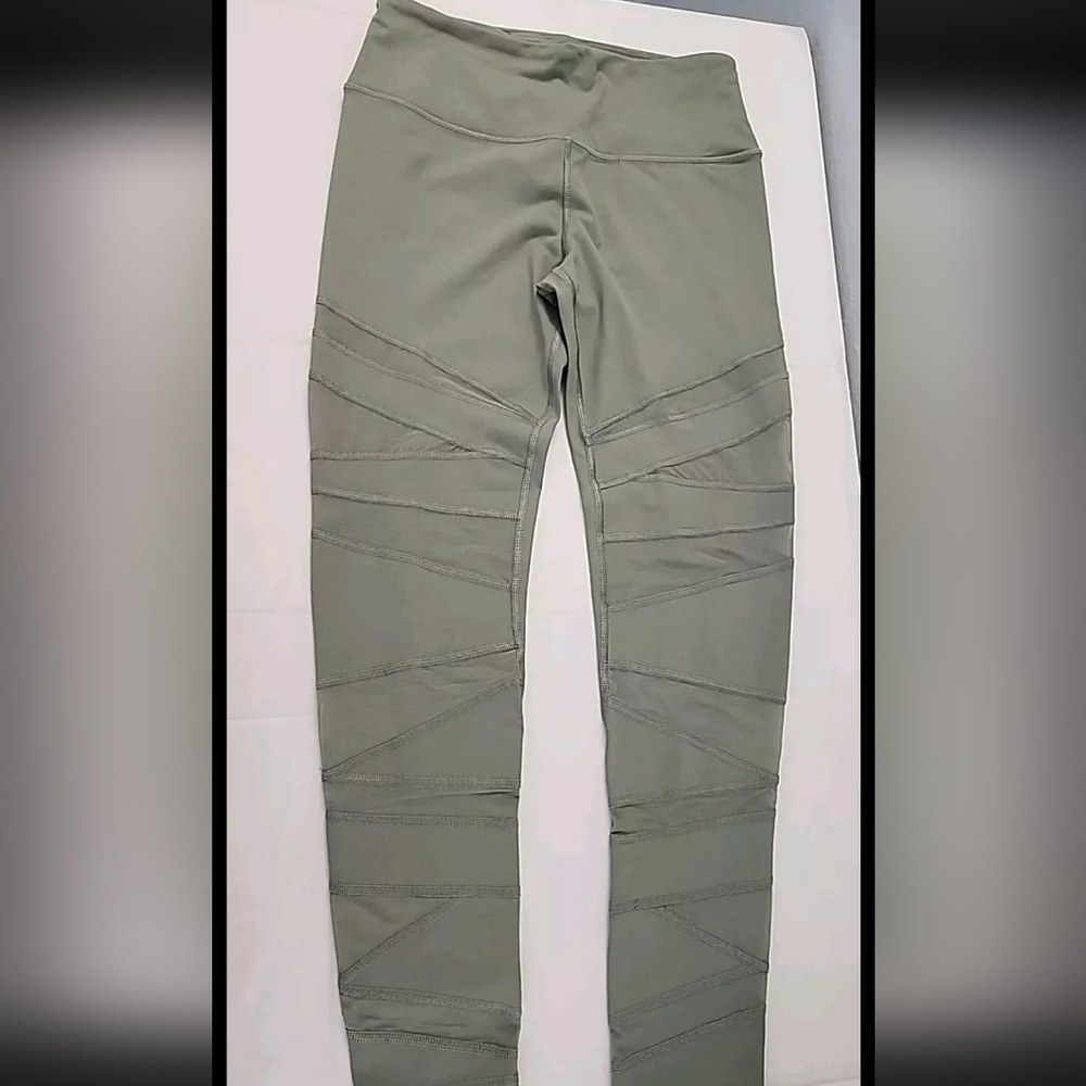 Victoria's Secret Sport Olive Sage Leggings Tight Mesh Leg Size M Rare Item 2017